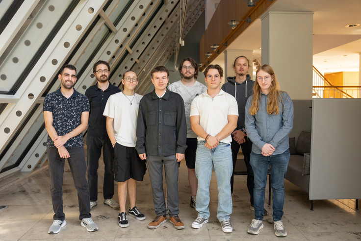 Gruppenfoto der neuen dualen Studierenden der Informatik bei IT. Niedersachsen 2024